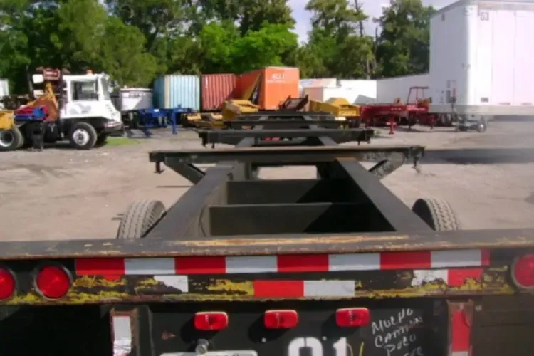 Strick Combo Container Chassis