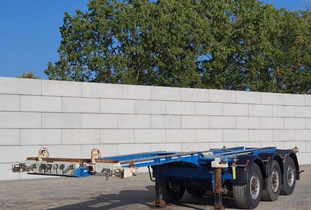 2015 Renders - Has Container Chassis