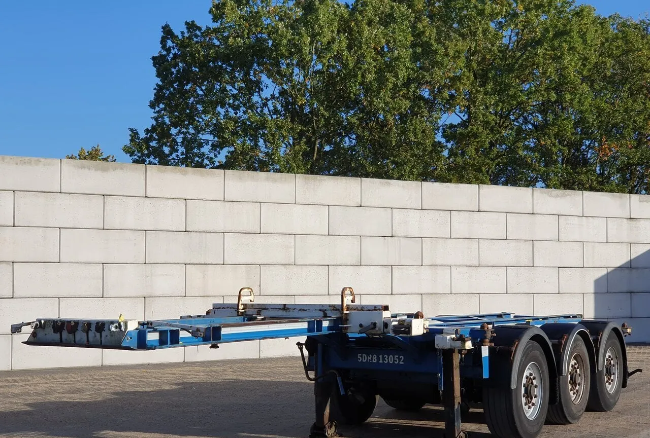 2015 Renders - Has Container Chassis