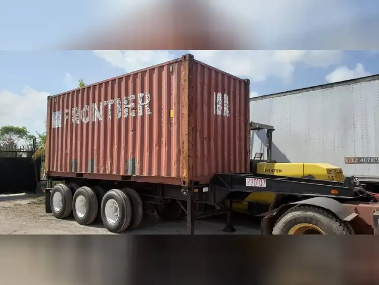 A Plus 20′ Shipping Container